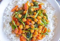 Sticky Honey-Garlic Chickpeas & Colorful Vegetables