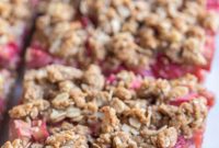 Strawberry Rhubarb Oatmeal Crumb Bars