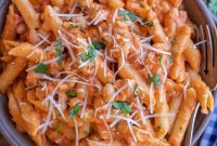 Hearty Creamy Tomato and White Bean Pasta