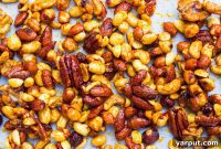 Sriracha and Maple Roasted Mixed Nuts