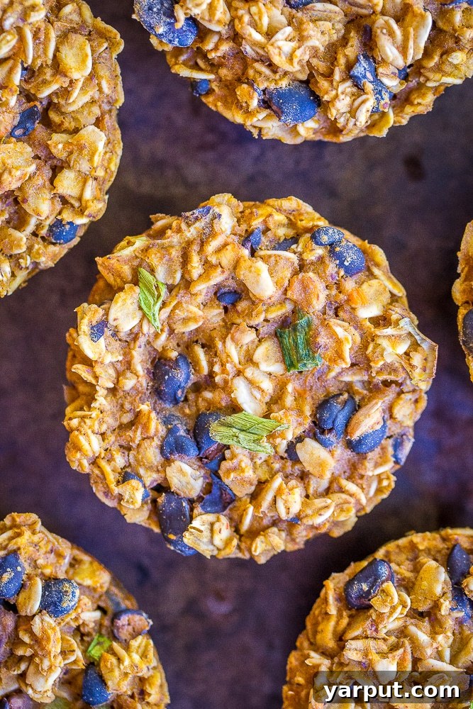 Savory Oatmeal Kupaları: 6 Önceden Hazırlanabilen Sağlıklı Yemek Tarifi 3 Sweet Potato Black Bean - These Make Ahead Savory Baked Oatmeal Cups are perfect if you're looking for a savory vegan breakfast recipe that's easy to make and great for meal prep! There's six different flavors so you'll never get bored! They're also perfect for an afternoon snack or light lunch! Gluten free too!