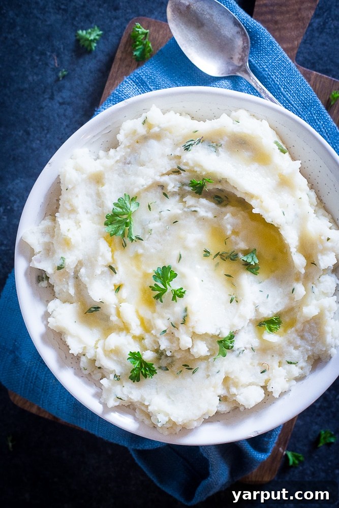 67 Vegan Holiday Recipes: Appetizers, Side Dishes, Salads, Main Courses, and Desserts 14 Creamy Vegan Mashed Potatoes with garlic and herbs