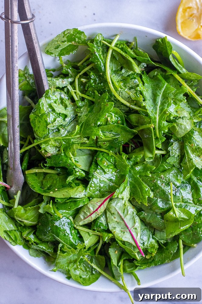 40+ Festive Vegetarian Side Dishes 26 A simple yet delicious five-minute dinner salad, with fresh greens and basic pantry ingredients.