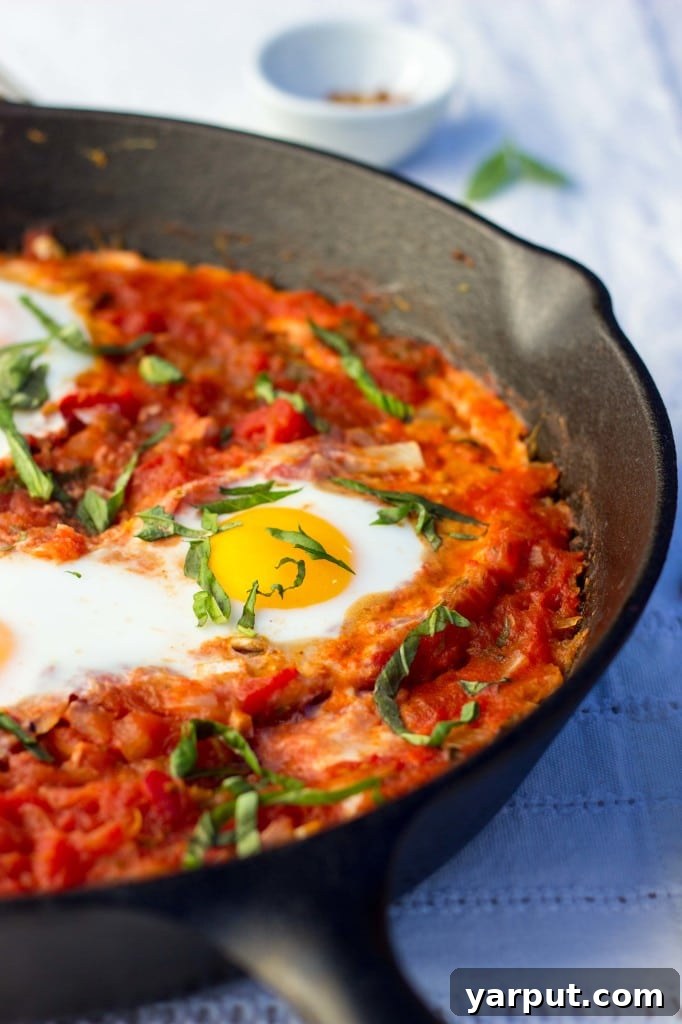 Inferno Eggs Over Squash Strands 8 Eggs In Purgatory With Spaghetti Squash-6919