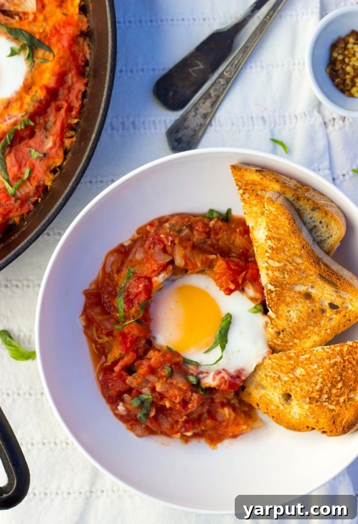Inferno Eggs Over Squash Strands 10 Eggs In Purgatory With Spaghetti Squash-6935